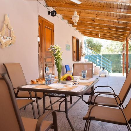 Malou Garden House Near The Beach Glifa  Exterior foto