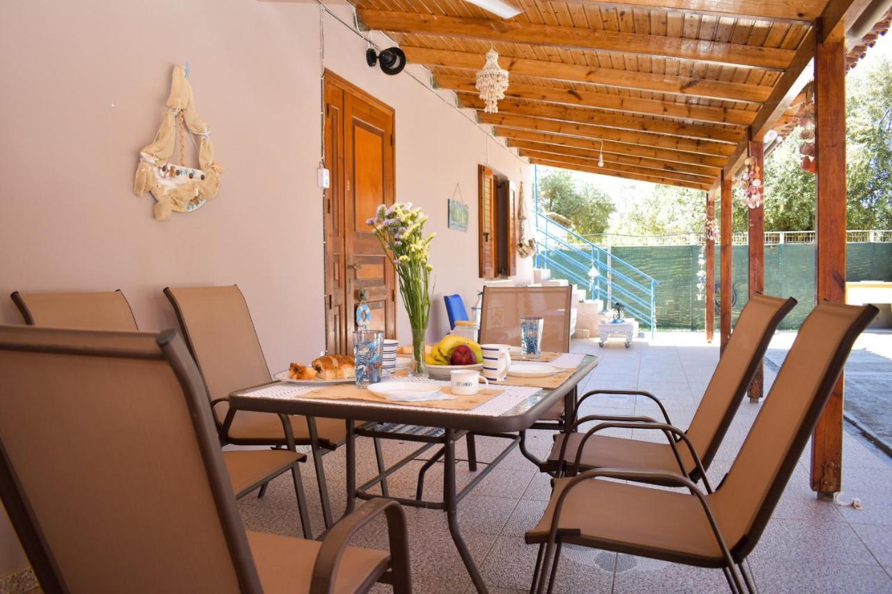 Malou Garden House Near The Beach Glifa  Exterior foto