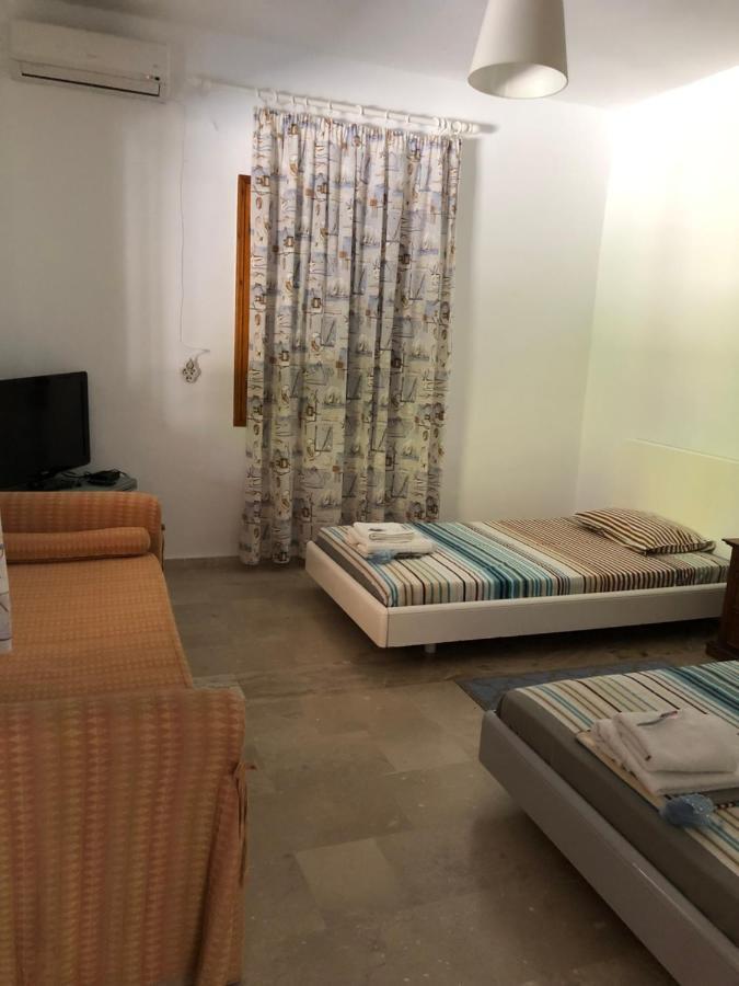 Malou Garden House Near The Beach Glifa  Exterior foto